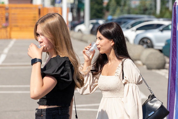 В Туле вновь начали раздавать воду из-за жары