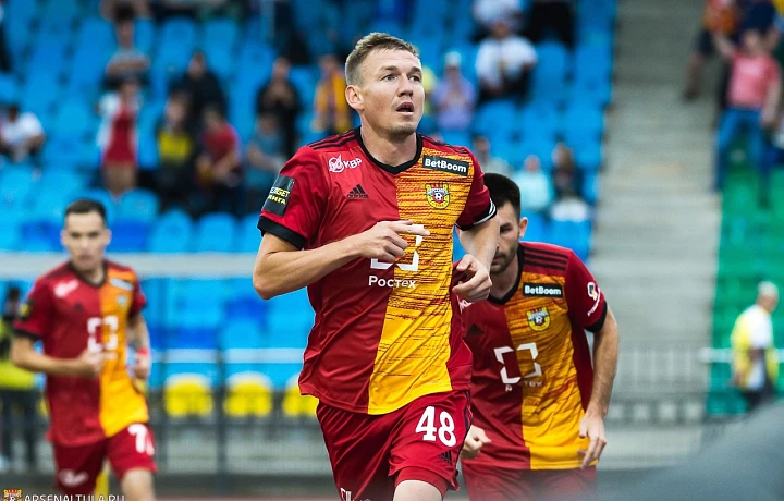 Экс-нападающий тульского "Арсенала" Евгений Луценко высказал недовольство своей карьерой