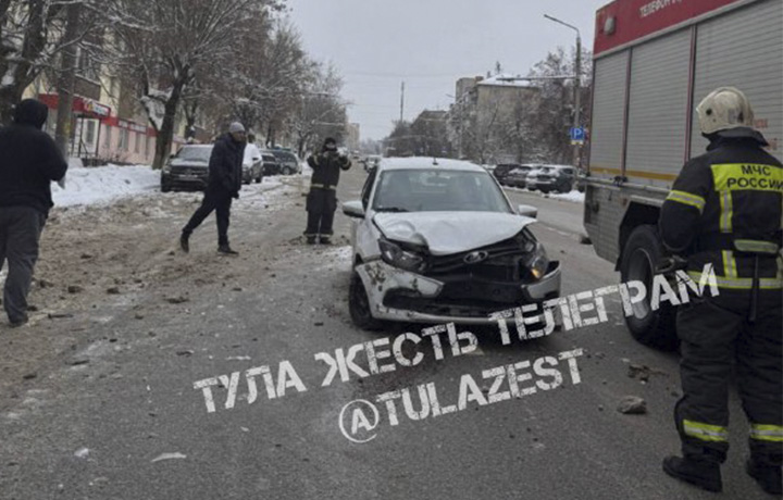 Массовое ДТП произошло на улице Дмитрия Ульянова в Туле