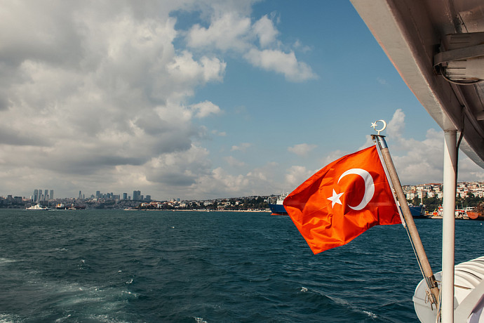 Минэкономразвития посоветовал россиянам пока отказаться от поездок в Турцию
