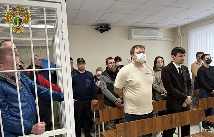 В Тульской области пятерых полицейских осудили за организацию незаконной миграции и взятки