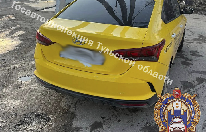 Трое пешеходов пострадали от водителей на парковке в Туле и Ясногорске