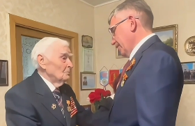 Губернатор Тульской области поздравил 101-летнего ветерана с Днём Победы