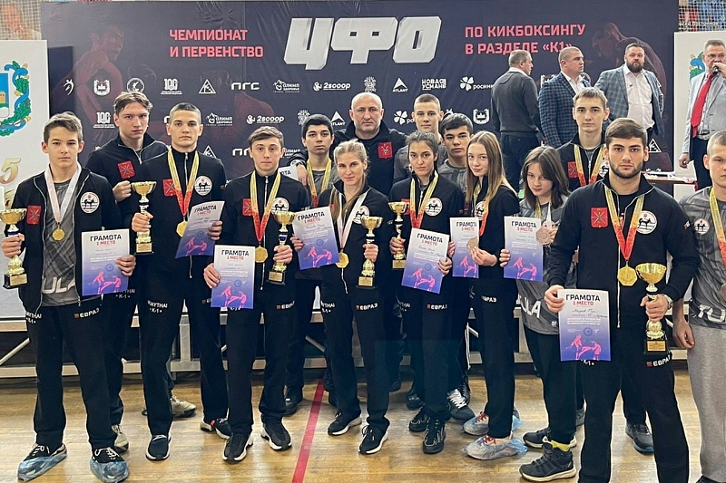 Тульские кикбоксеры привезли награды с чемпионата и первенства ЦФО