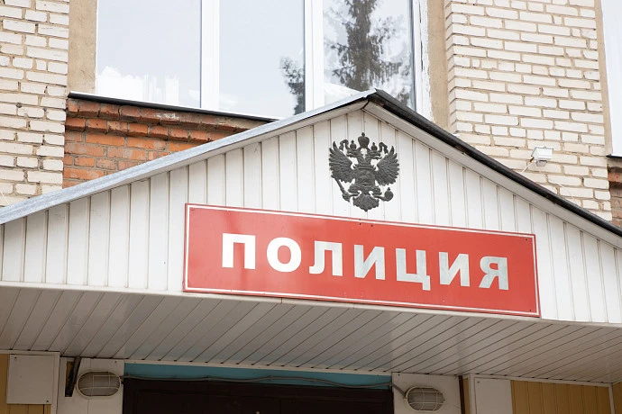 В Новомосковске 17-летний узловчанин украл из магазина джемпер