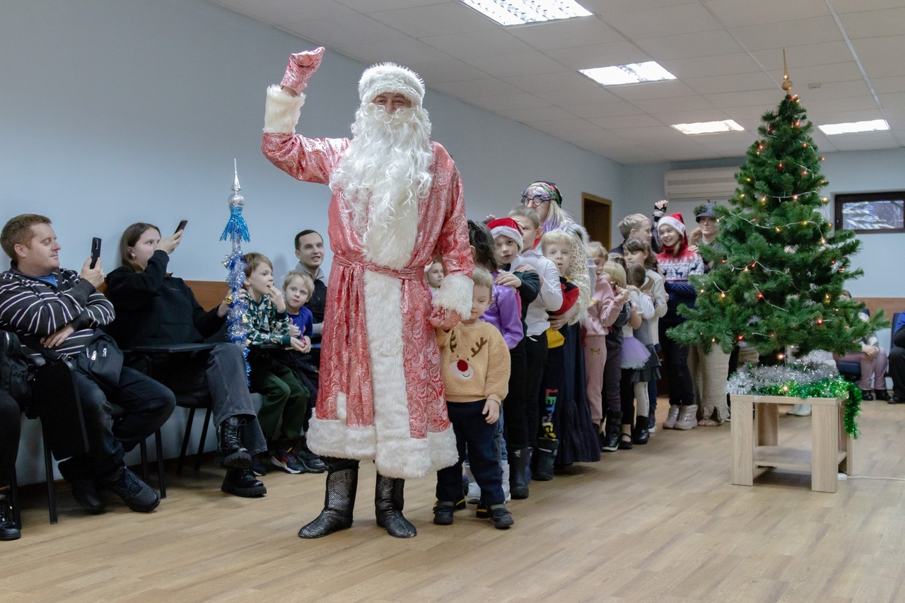 В Алексине для беженцев из ДНР, ЛНР и Белгородской области устроили новогоднее представление