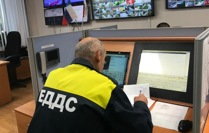 В диспетчерскую службу Тулы за сутки позвонил 981 человек