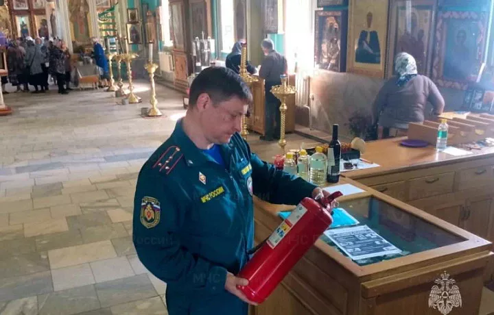 Перед Пасхой спасатели проверили безопасность в храмах Тульской области