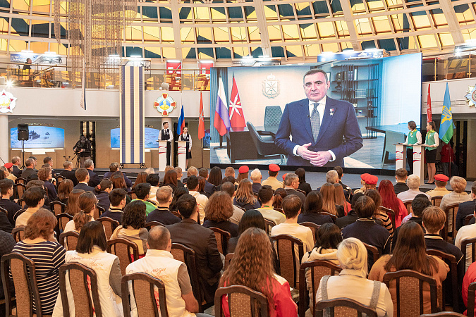 девиз урока. урок русского языка. у нее 3 урока. уроки в шестом классе. у нее 3 урока.