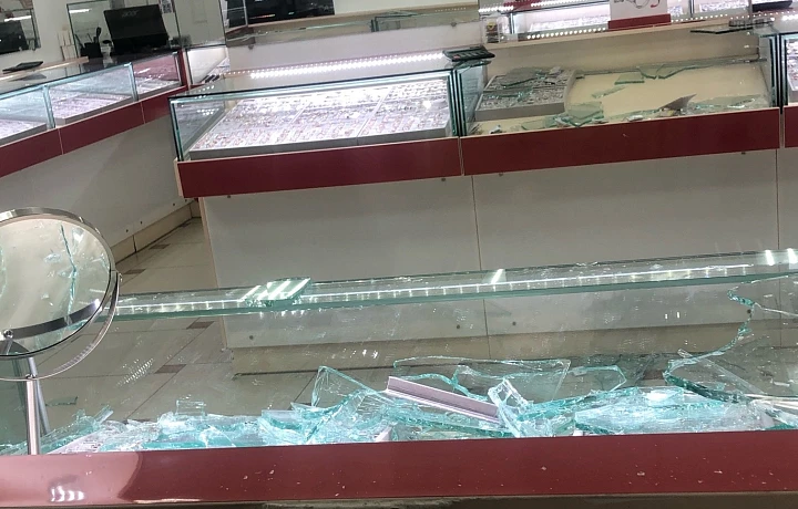 Мужчин, ограбивших ювелирный магазин в Узловой, взяли под стражу