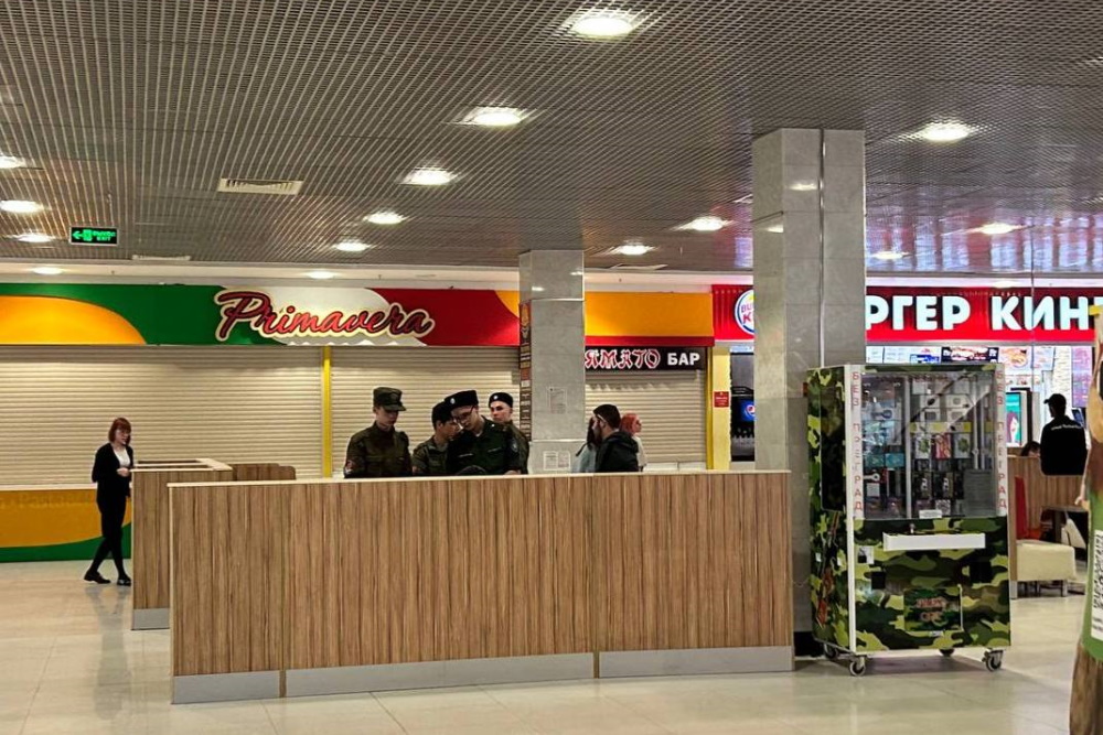 В Туле казаки запрещают подросткам сидеть на фудкортах местных ТЦ без еды