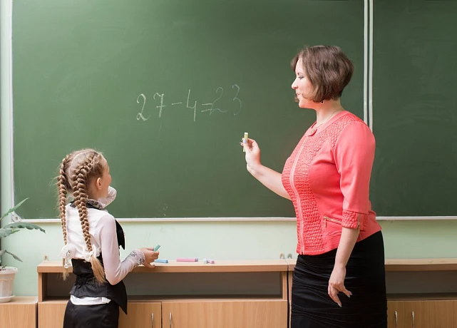 Заслуженными учителями РФ стали два педагога Тульской области