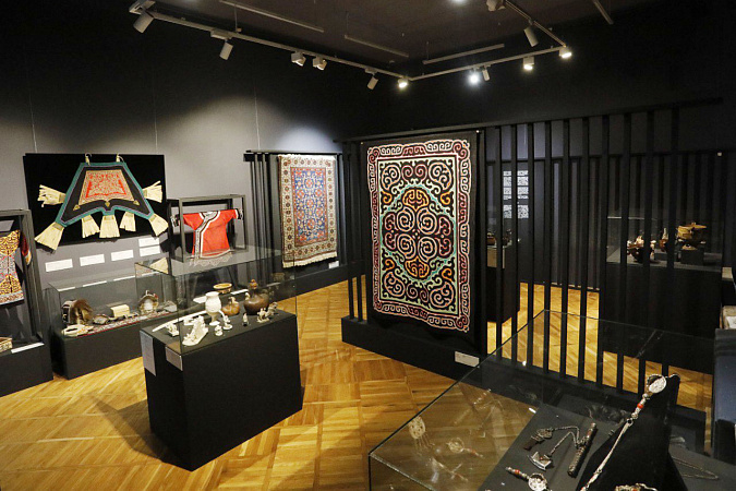 Выставка «Смыслы и промыслы» открылась в Тульском музее изобразительных искусств