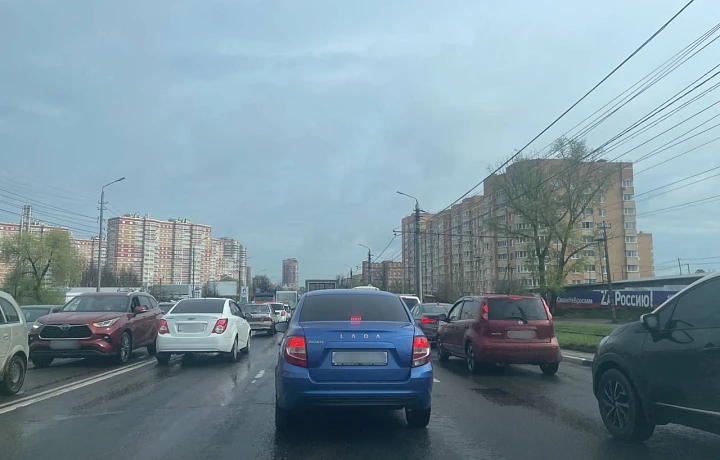 На выезде из Тулы через Мясново образовалась четырехкилометровая пробка