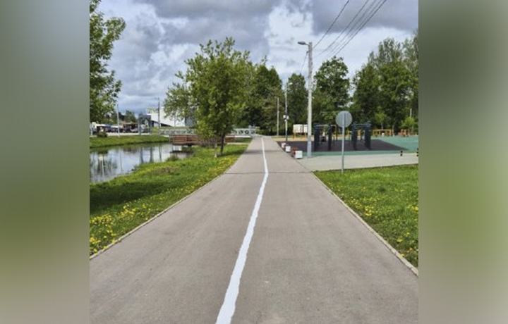 В Комсомольском парке и Баташевском саду Тулы обновили дорожную разметку