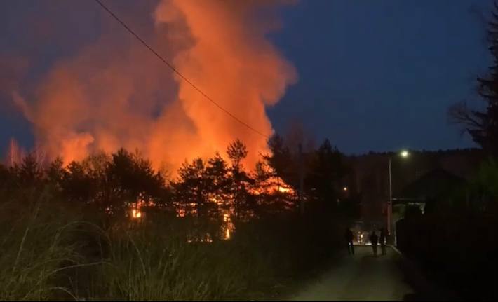 Очевидцы сообщают о крупном пожаре в Алексине
