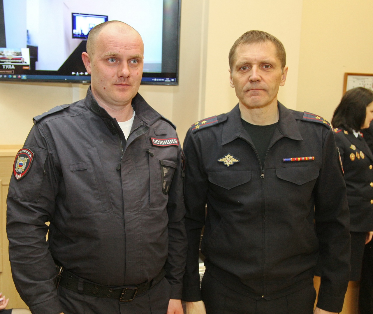 Четырех тульских полицейских наградили за спасение мужчины на пожаре