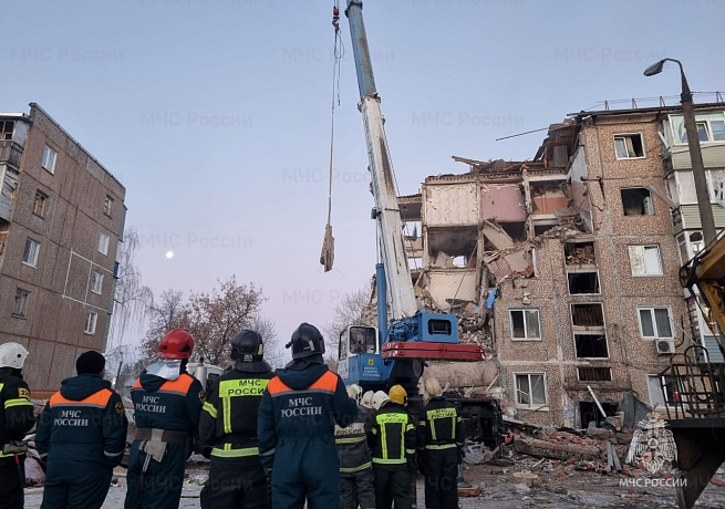 Число погибших при обрушении подъезда из-за взрыва газа в Ефремове выросло до семи человек