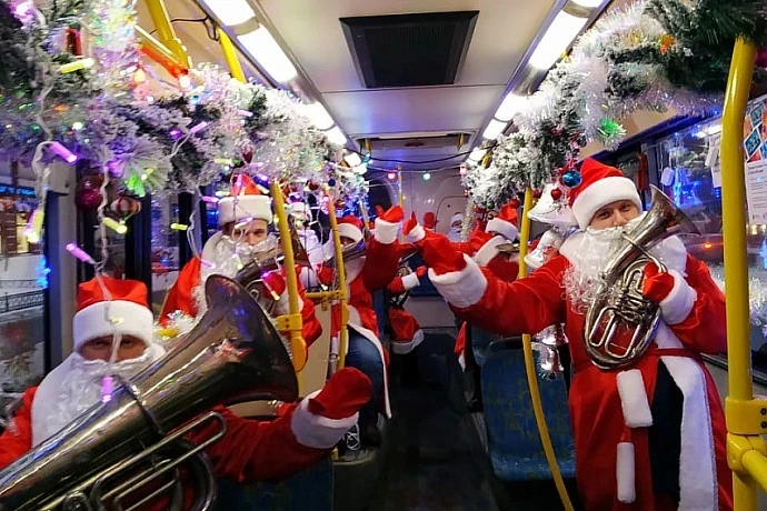 В новогодние праздники маленьких туляков снова прокатит «Дедморобус»