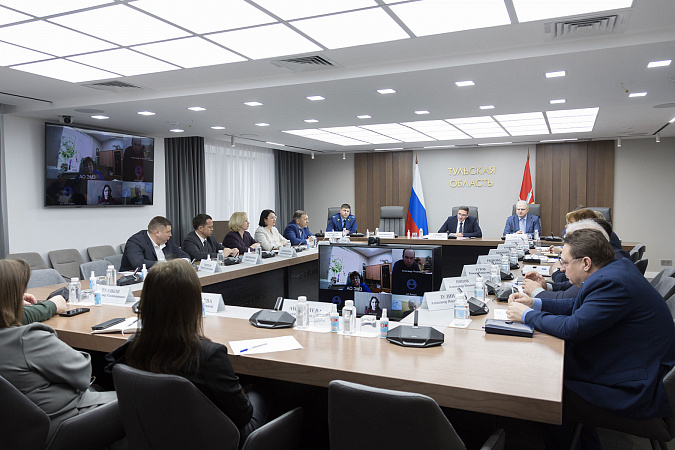 За год на тульские предприятия ОПК трудоустроили почти 12 тысяч человек