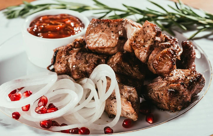 В Плавске закрыли кафе на улице Коммунаров из-за ряда нарушений