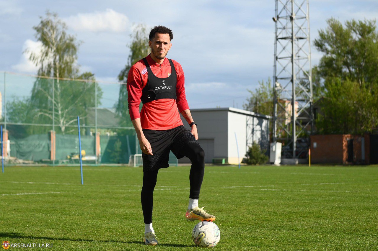 Полузащитник тульского "Арсенала" Эдарлин Рейес получил вызов в сборную Доминиканской Республики