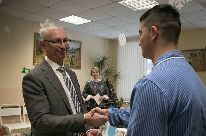 Представители правительства региона навестили тульских бойцов в госпитале Подольска