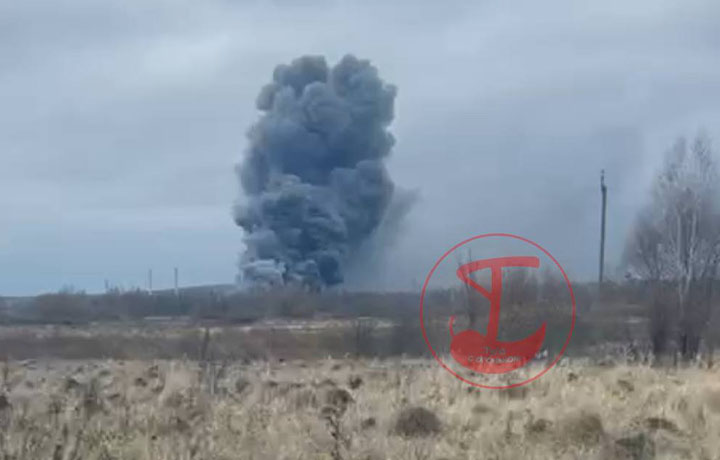 Спасатели МЧС потушили горящую заброшку в Щекинском районе