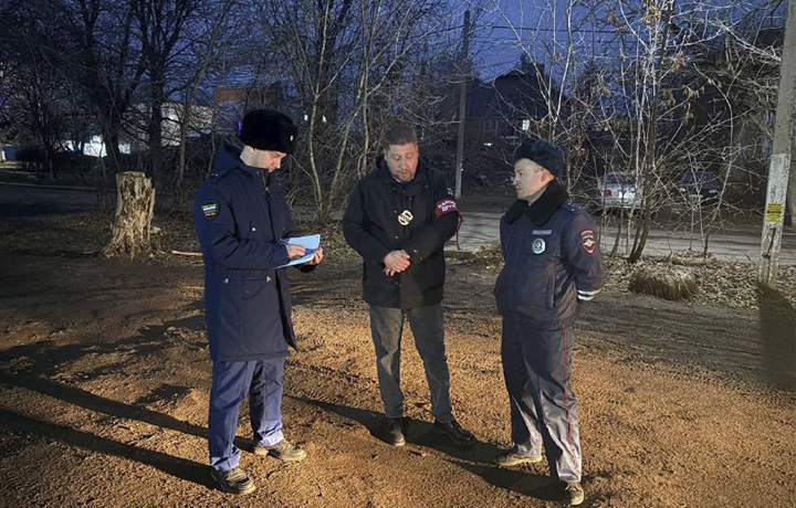 Прокуратура Донского проверяет состояние тротуара на улице Калинина