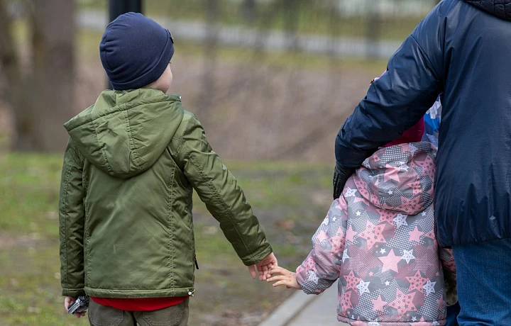 Ребёнка, находившегося под опекой в Туле, вернули матери после полутора лет конфликта