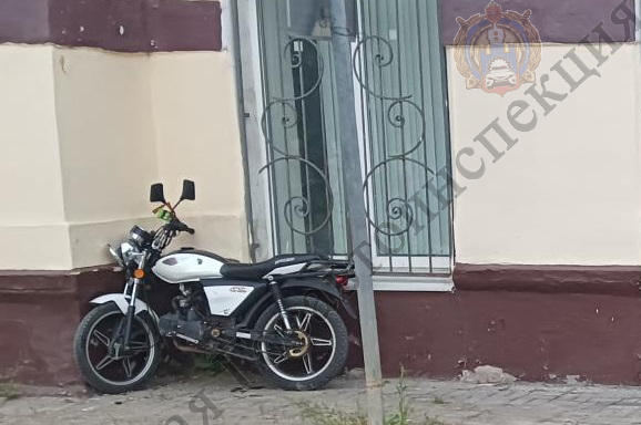 15-летний мотоциклист без прав врезался в здание музея ЖД вокзала в Белеве