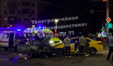 В ночь на 17 августа в Туле произошло массовое ДТП c пострадавшими