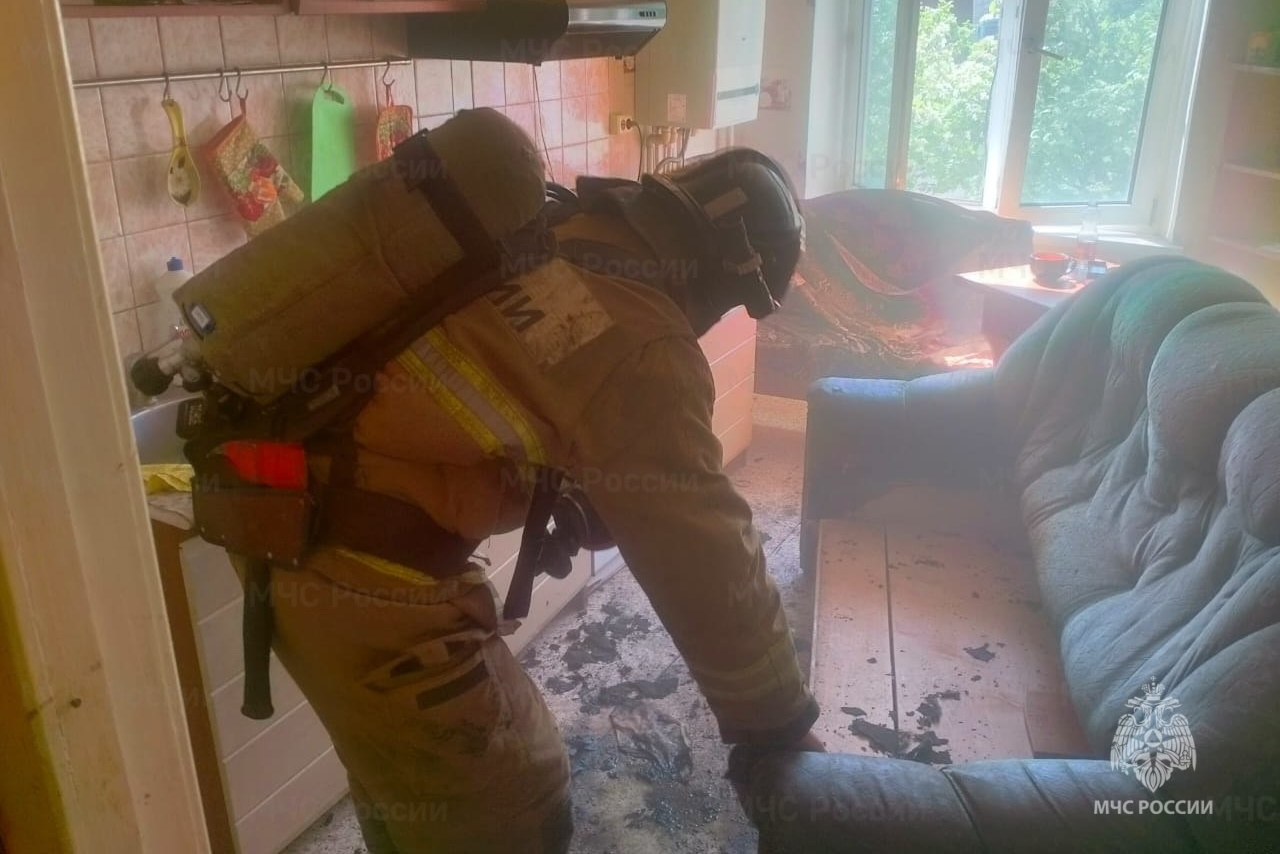 При пожаре в жилой многоэтажке в Донском спасли женщину