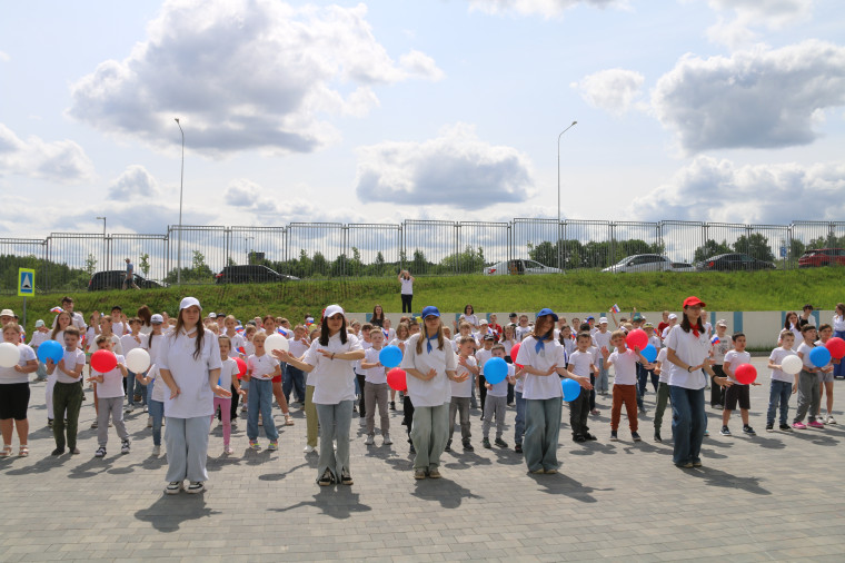 Праздник к Дню России провели для тульских школьников