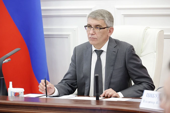 Дмитрий Миляев поздравил работников социальной сферы с профессиональным праздником