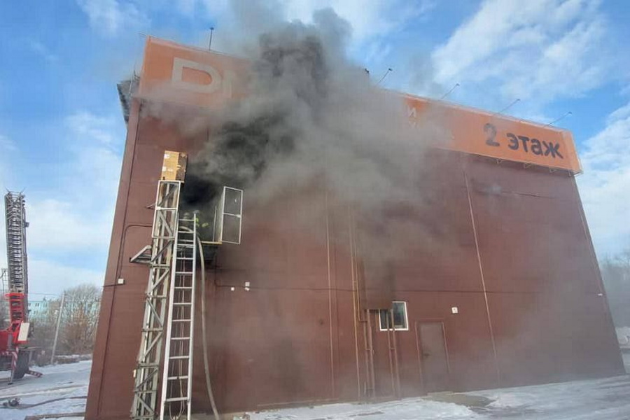 Прокуратура проведет проверку по факту пожара в торговом центре в Щекино