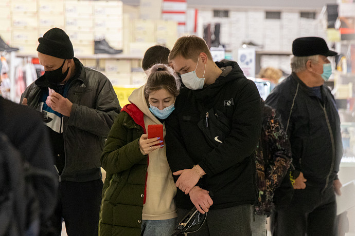 Роспотребнадзор рекомендовал носить маски в общественных местах Москвы из-за гриппа