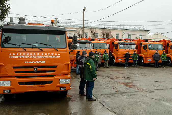 Шести тульским муниципалитетам передали новую коммунальную технику