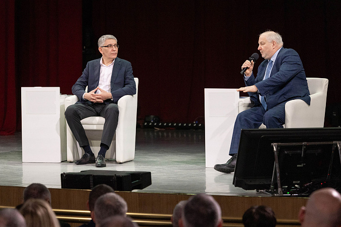 Дмитрий Миляев – старостам: Вы находитесь на передовой работы с людьми, спасибо за ваш труд