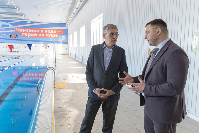 Губернатор Миляев осмотрел новый бассейн в тульском микрорайоне Петровский