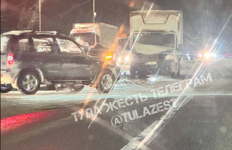 Крупное ДТП с грузовиком произошло на пересечении Одоевского шоссе и трассы М-2