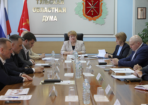 Депутаты облдумы обсудили возможность смягчения ограничений продажи алкоголя в Тульской области