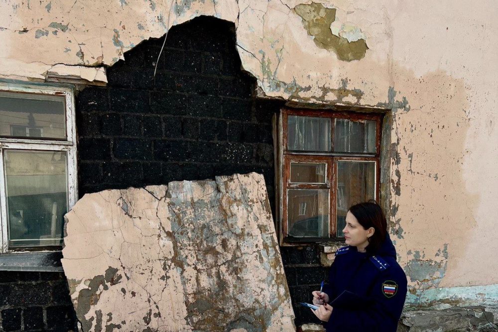 Прокуратура провела проверку по факту обрушения части жилого дома в Новомосковске
