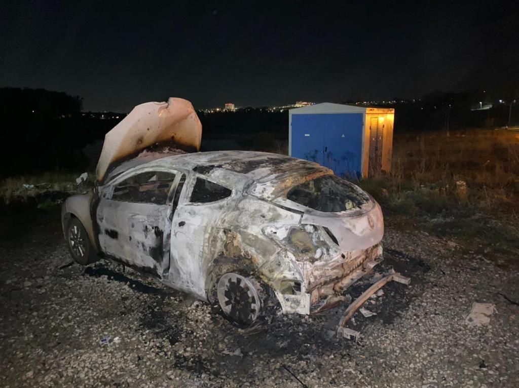 В Ленинском районе по факту обнаружения тела мужчины в сгоревшем автомобиле проводится доследственная проверка