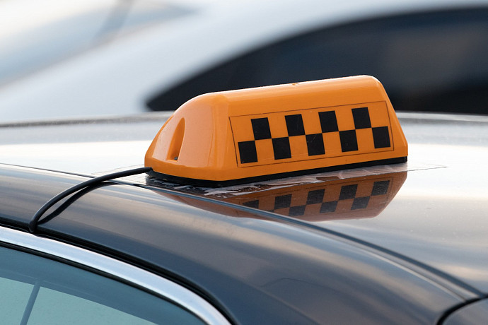 В России предложили замещать автопарк такси отечественными автомобилями