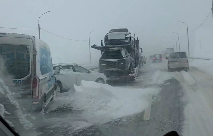 Опубликовано видео последствий массовой аварии на трассе «Дон» в Тульской области