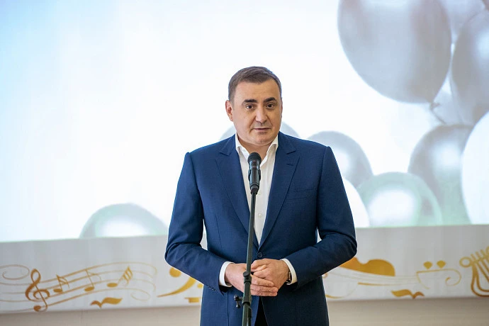 Алексей Дюмин наградил сотрудников новомосковского предприятия к юбилею компании