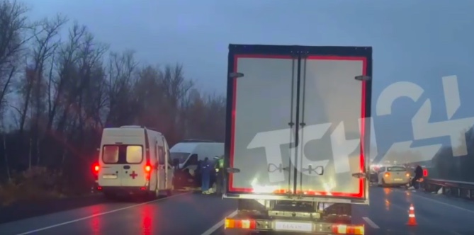 Лобовое столкновение произошло на трассе М-2 в Тульской области