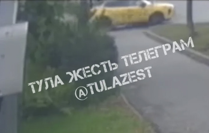 Самокатчик попал под машину на Кутузова в Туле