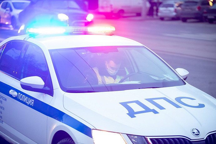 Автомобиль на улице Вильямса в Туле выехал на встречную полосу